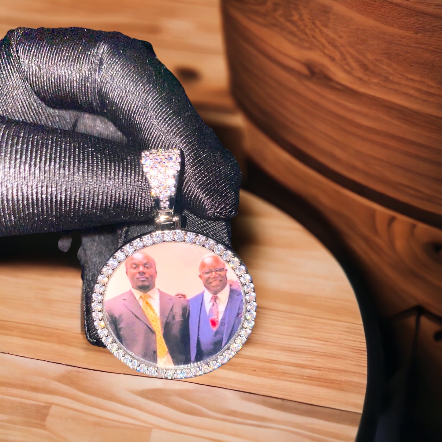 Small Size Circle Memory Pendant: Timeless Elegance for Treasured Moments