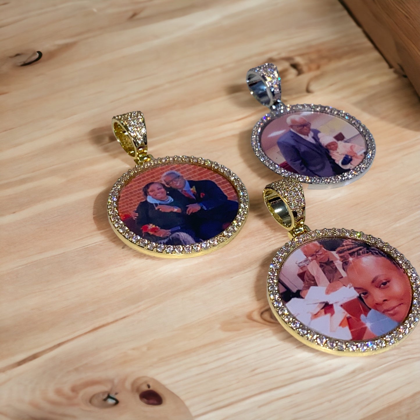 Small Size Circle Memory Pendant: Timeless Elegance for Treasured Moments