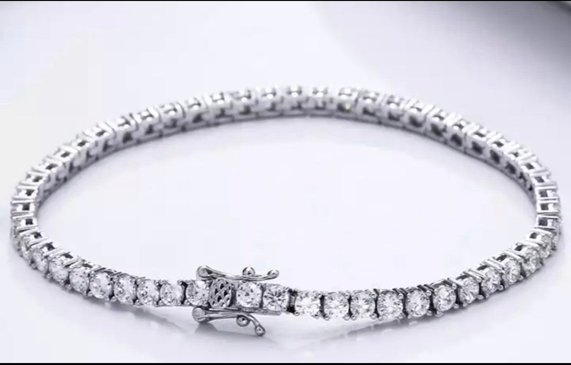 Tennis Bracelet: A Dazzling Symphony of Elegance